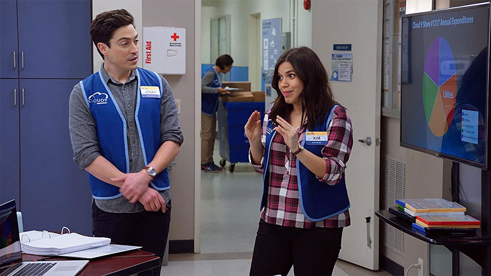 Jonah (Ben Feldman) und (America Ferrera)