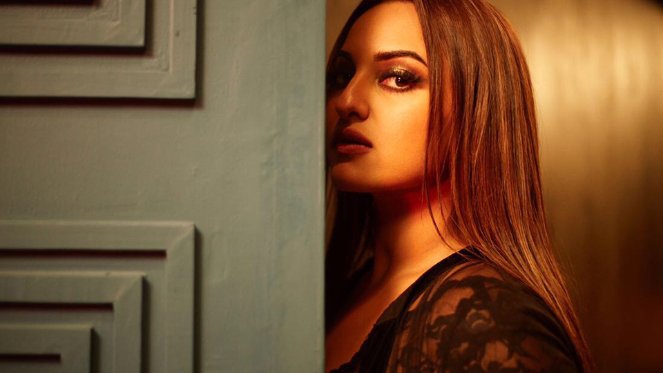 Maya Sinha (Sonakshi Sinha)