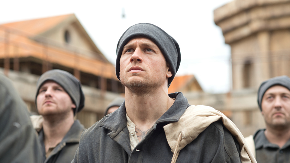 Henri (Charlie Hunnam)