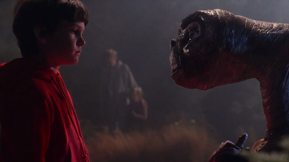 Elliott (Henry Thomas) und E.T. (Pat Welsh)